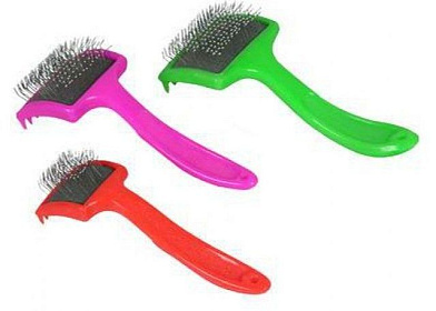 Зооник пуходерка для собак и кошек пластмассовая средняя с граблями